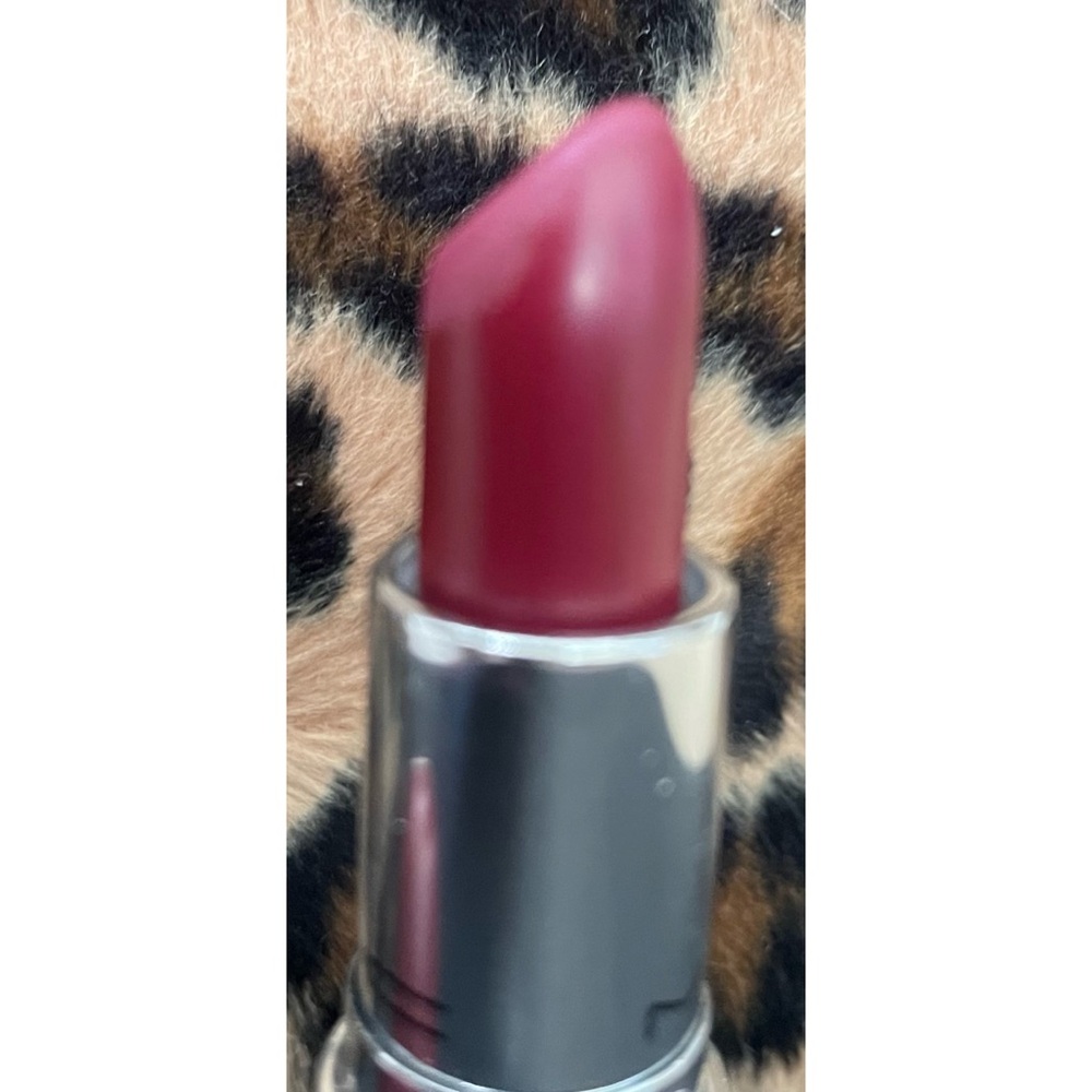 Limited Edition M.A.C Cosmetics Sip Happens Matte Lipstick - Picture 9 of 9